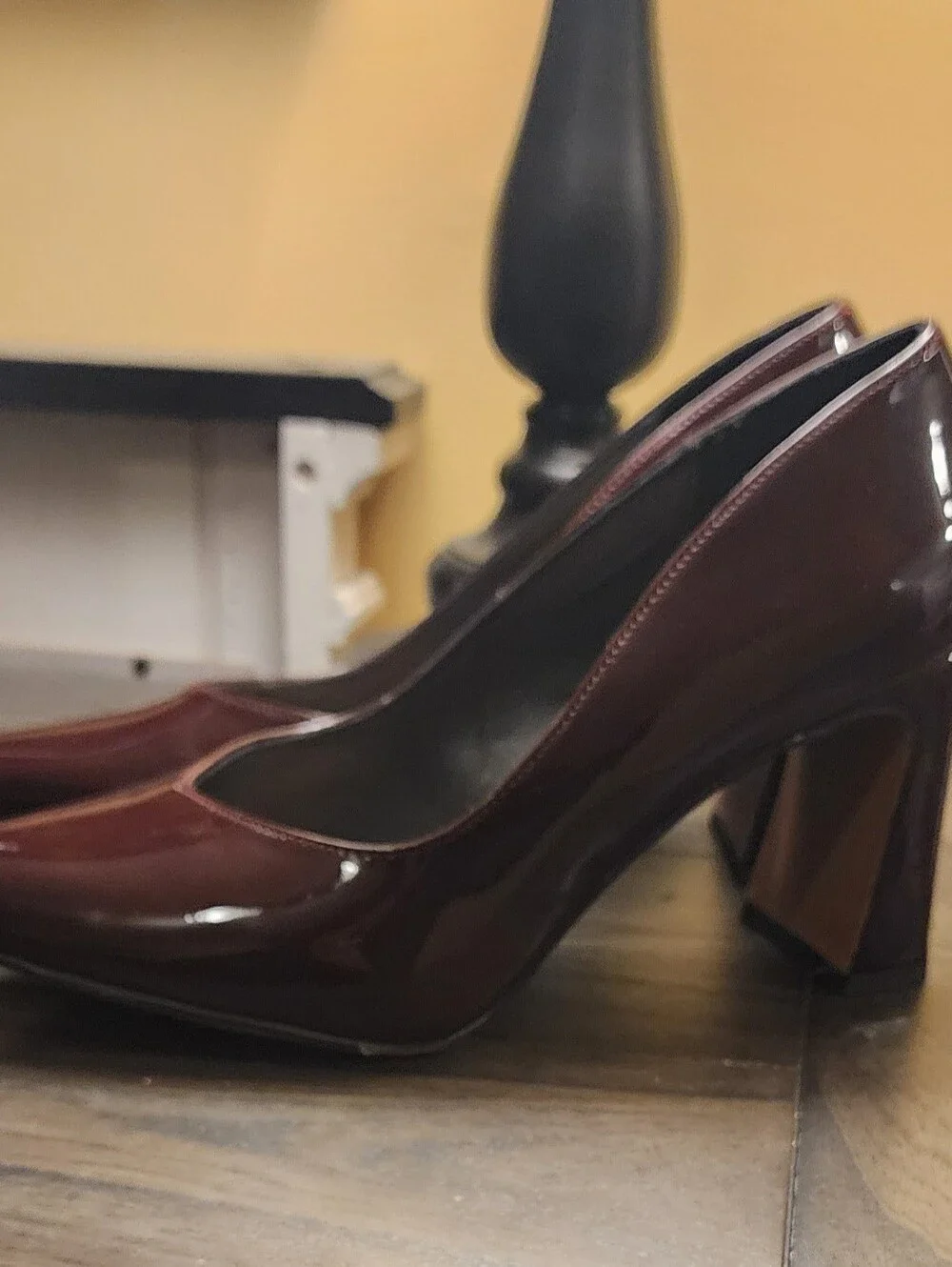 Michael Shannon Jenelle Burgundy Patent Pumps Women’s Size 11 Pointed Toe Heels